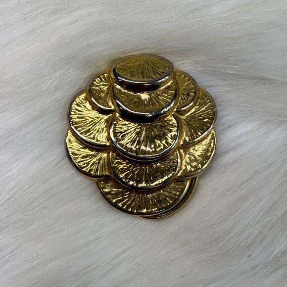 Vintage Gold Tone Scarf Dress Clip Scalloped Overlapping Shell Petals - Picture 1 of 3